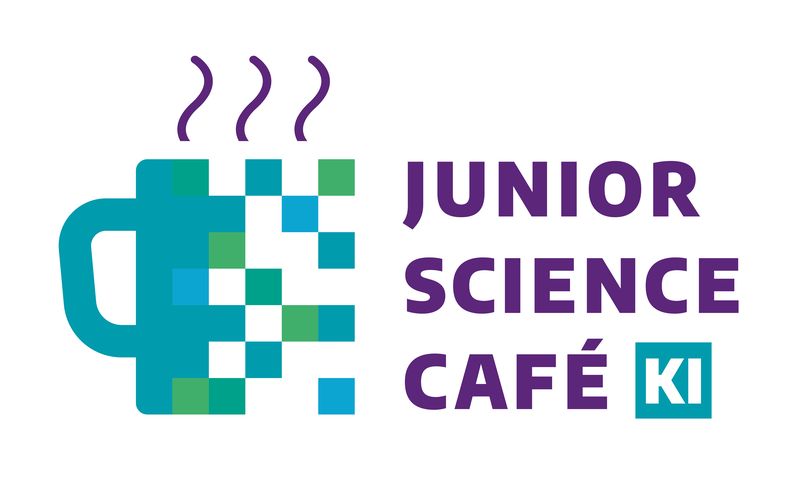 Das Logo vom Projekt Junior Science Café KI. In der linken Bildhälfte löst sich eine piktogrammartige Tasse in Pixel auf. In der rechten Bildhälfte steht der Schriftzug Junior Science Café KI.